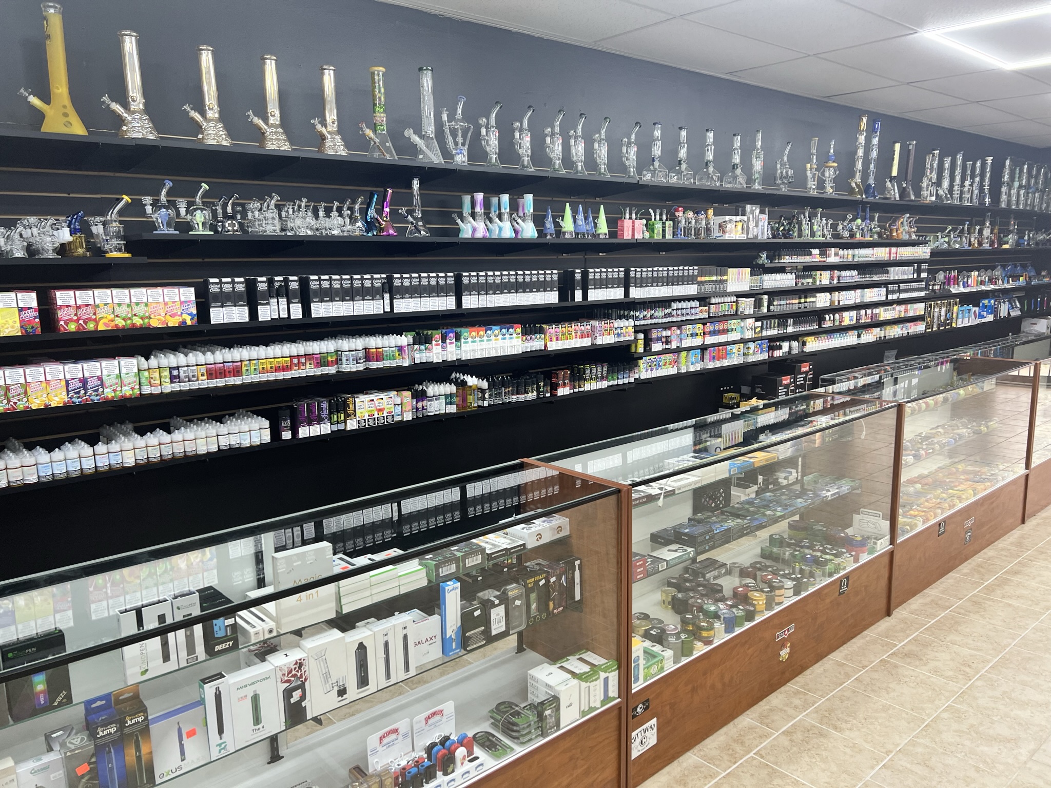 North KC Smokers and Vapers Always Save BIG at Smokers Heaven